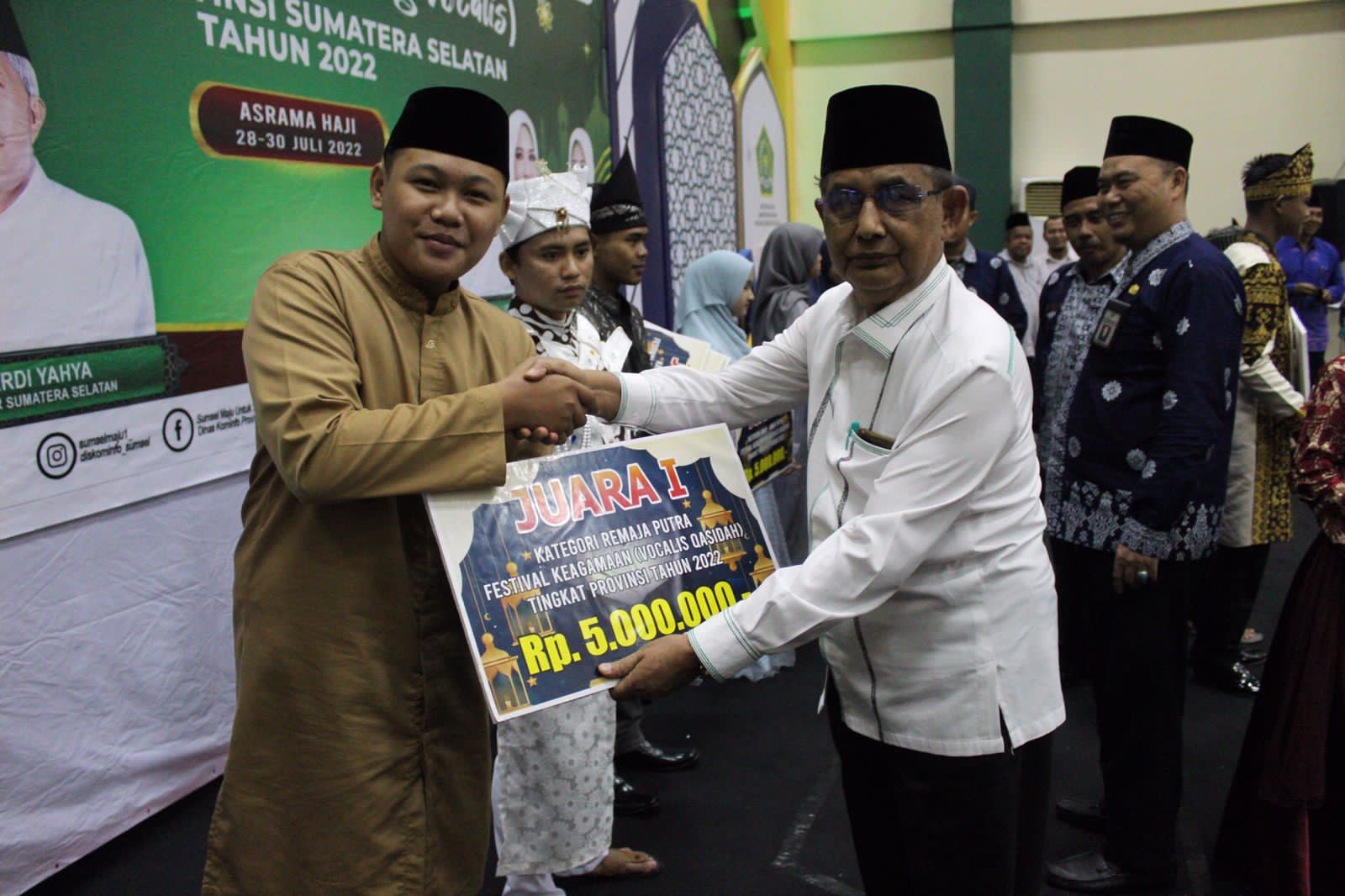 daffa juara 1 kategori remaja putra Festival Keagamaan (Vocalis Qasidah) tingkat provinsi Sumatera Selatan Tahun 2022 dalam Festival Kegamaan Seni Qasidah (Bintang Vocalis). 